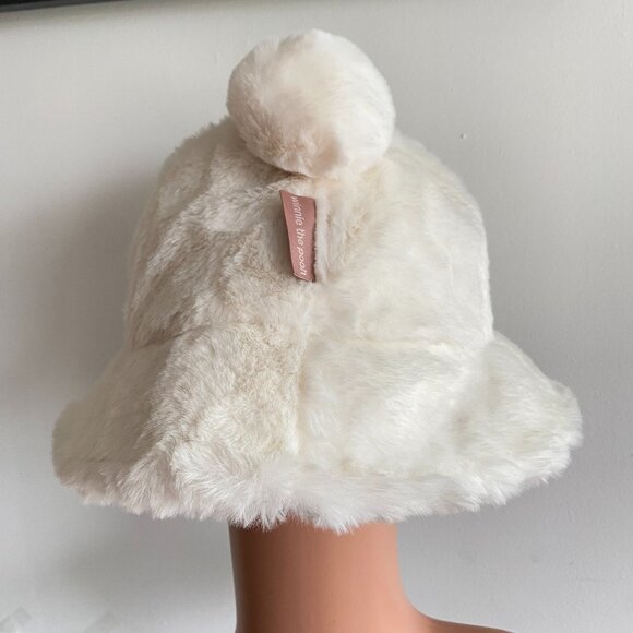 Disney Winnie The Pooh Faux Fur Adjustable Bucket Hat - Picture 2 of 9
